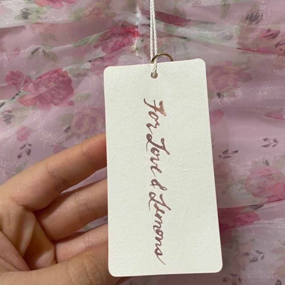 Adorable floral dress perfect for the summer